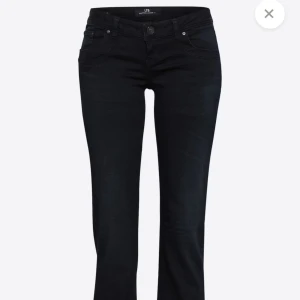 Ltb jeans - Säljer mina superfina ltb valerie jeans i storlek 26/30, är uppsprättade så de är lite längre i längden men det passar bra på mig som är 163💕( de är mörkblåa men kan se svarta ut )