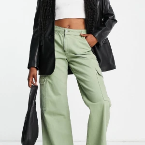 Leather blazer  - Oanvänd leather blazer som är fantastisk nu till våren. (Har inte en enda skråma) 