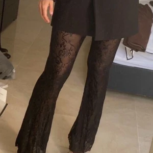 Spetsbyxor - Supersnygga trendiga spetsbyxor som endast är använda en gång! Säljer för att de blivit för små💕