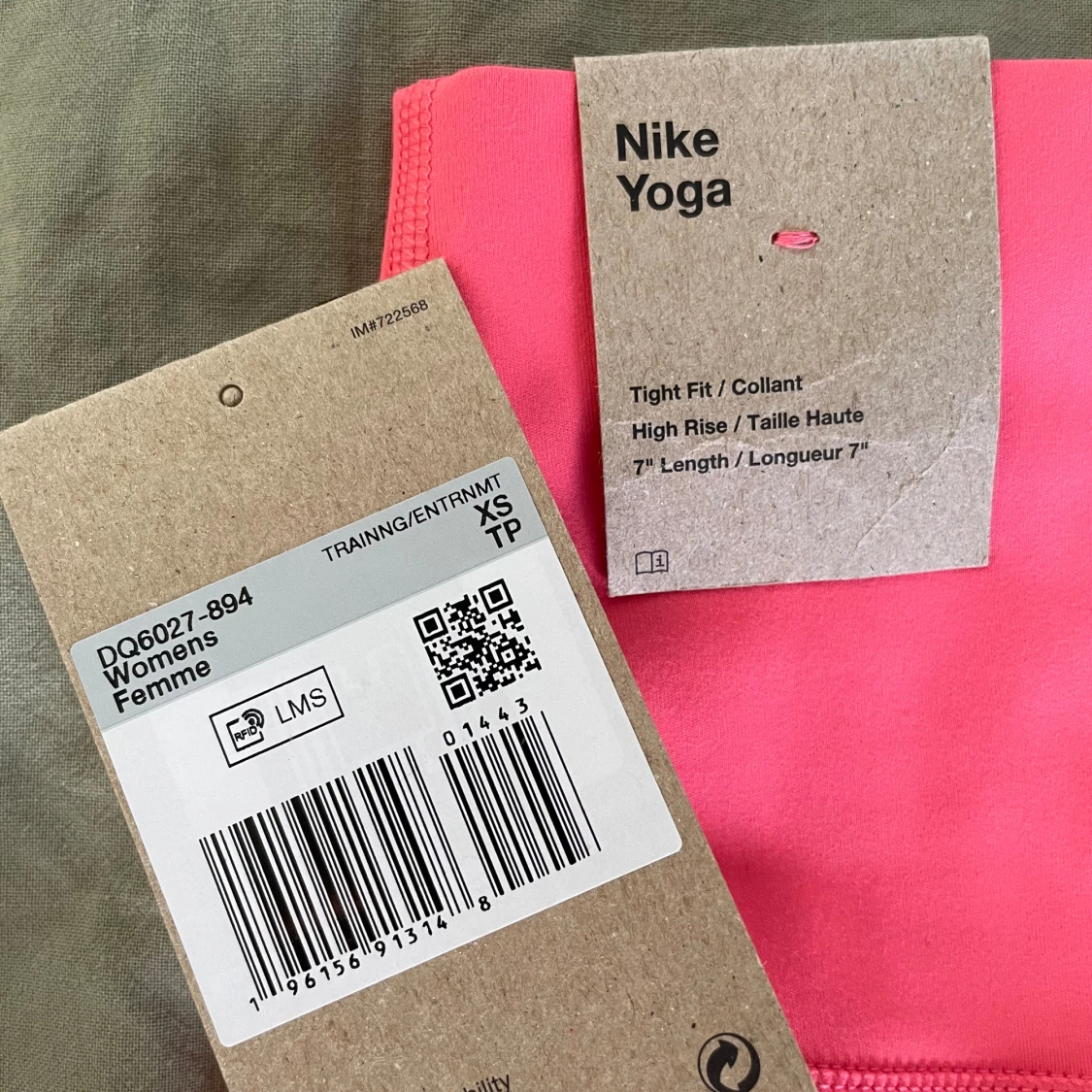 Rosa Nike yoga shorts  - 91