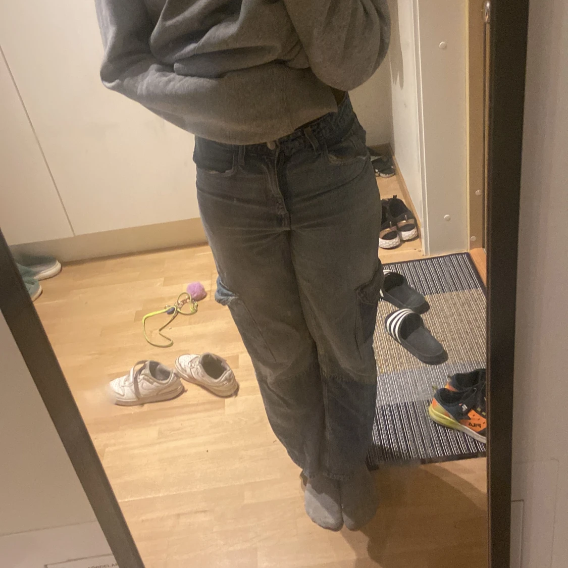 blåa högmidjade wide jeans