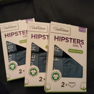 6st Nya trosor 134/140 - 6st Nya trosor i storlek 134/140  Nya Hela och rena  I orginal förpackning 