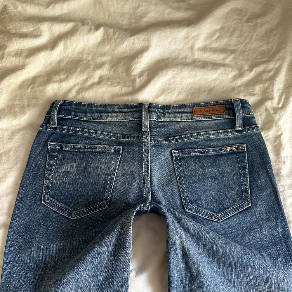 Vintage från Amisu💓midja 39 innerben 80 jae 165. Jeans & Byxor.