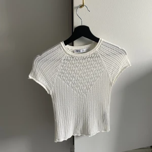 Blus  - Vit blus broderi 