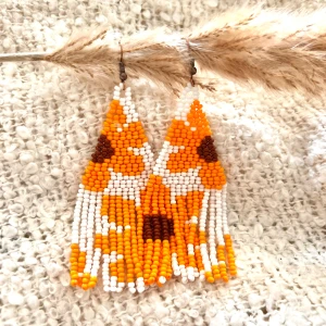 Örhängen  - Örhängen med solros på vit botten