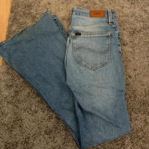 Lee jeans - I fint skick. Säljer då de är för små