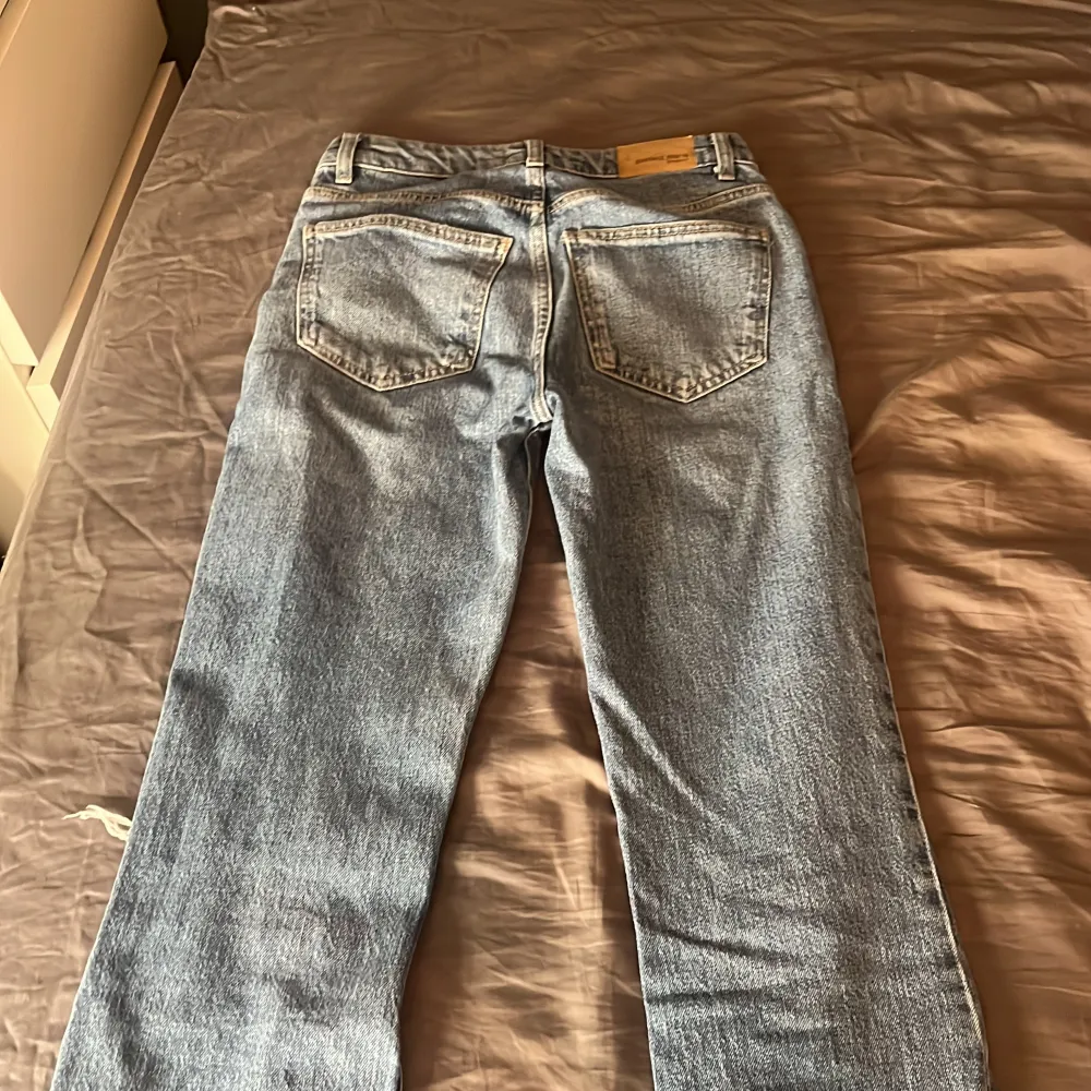 Jätte fina jeans från ginatricot i modellen full length flare jeans! Nypris 499kr. Jeans & Byxor.