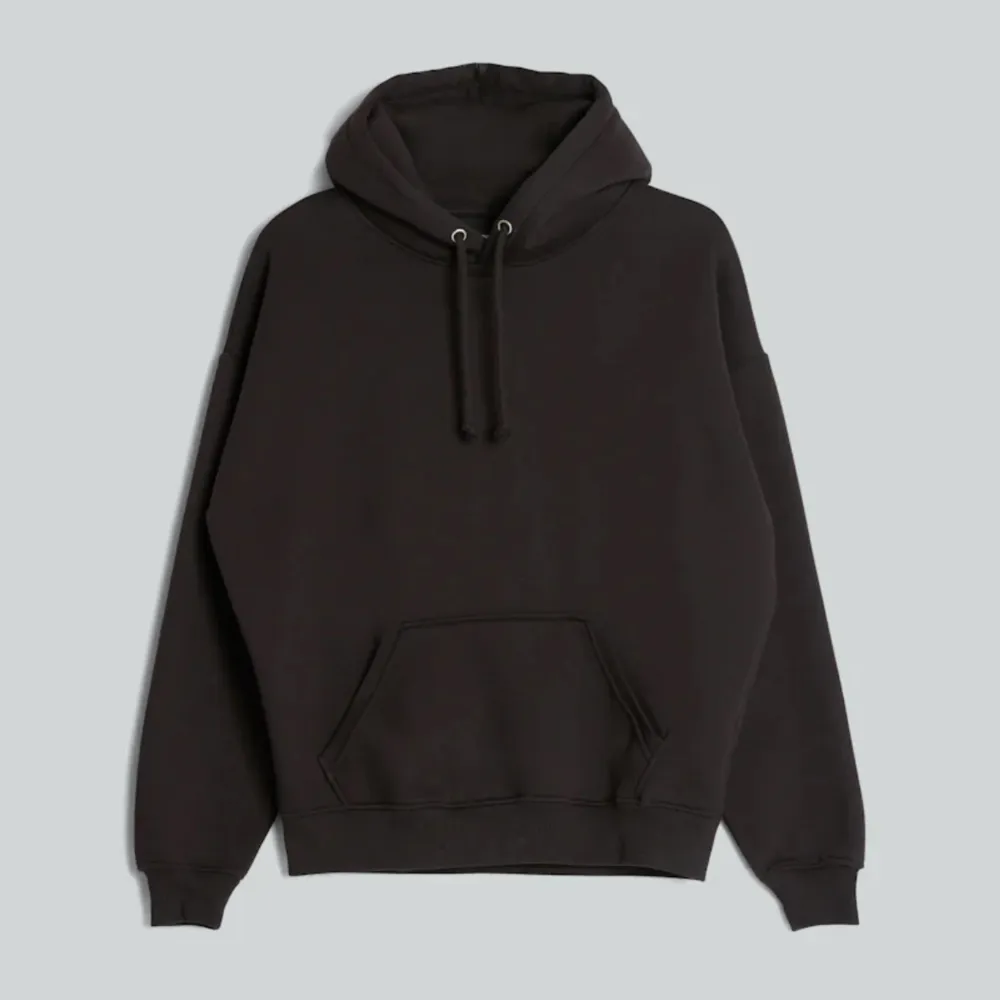 Säljer min svarta hoodie i XS! Inte så använd och bra skick, nypris 399kr. Hoodies.