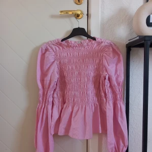 Ljusrosa blus från veromoda - Storlek M. Fint skick