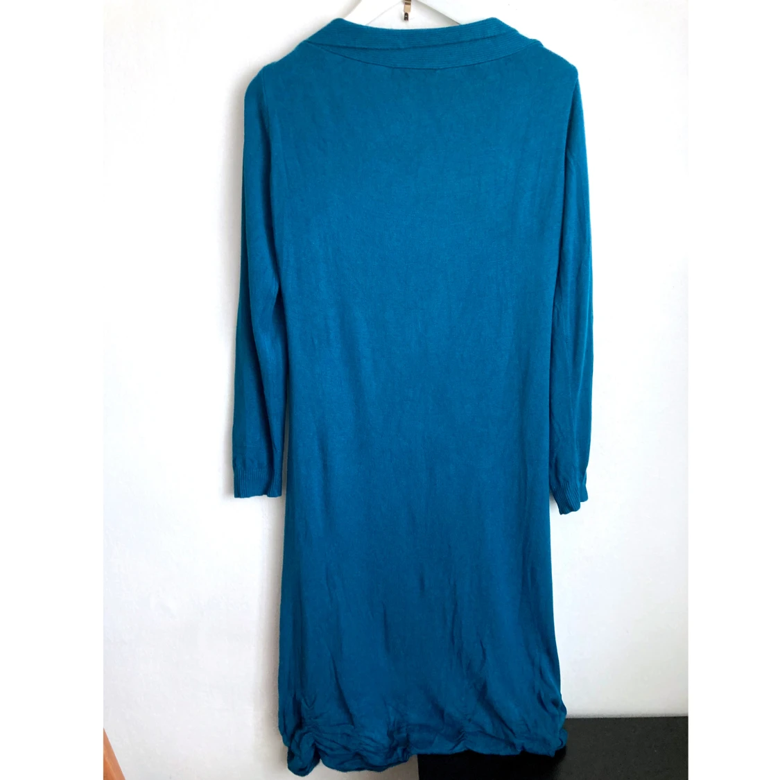 Petrol blå stickad midi klänning, 40 M, långärmad, turkos, draperad, klassisk, vardagsklänning - 90