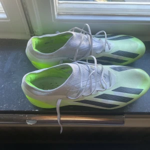 Addidas crazy fast elite - Tjena dags att sälja mina Adidas crazyfast storlek 44 då de har blivit för små. Använda cirka 15 gånger och är i perfekt skicka förutom lite smuts. Om du har några frågor, fråga på.