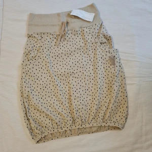 Kjol House of Lola strl XS - Strl XS Kjol från House of Lola. Ny med lapp, endast provad.