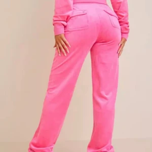 Juicy couture - Aldrig använda, bara testade. Kommer inte till användning. Hör av er för egna bilder. Tar emot prisförslag.