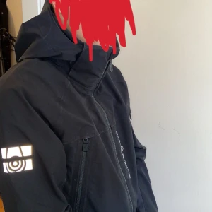 SAIL RACING REGN/VIND JACKA  - Jacka för regn och vind  Storlek S/M   Använd endast under en säsong 