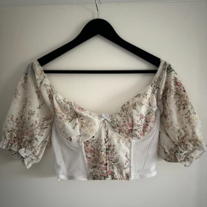 Blommig topp - Använd 1 gång