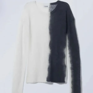 Intressekoll!! - Snygg tröja från från weekday. Nästan aldrig använd. Slutsåld!