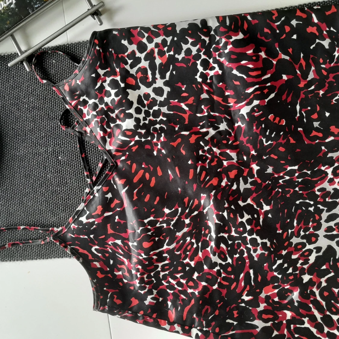 Satin top med leopard print - 90