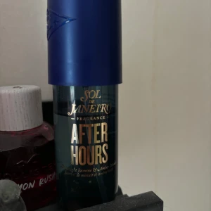 Sol de janeiro  - Använd sol de janeiro after hours body mist i 90ml (se bild för att se hur mycket som är kvar) mer än hälften kvar. Säljs inte längre
