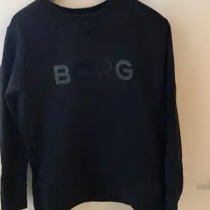 En svart Björn Borg tröja 