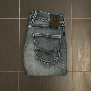 Replay Anbass - Ett par riktigt feta Anbass med snygg tvätt, perfekt inför säsongen och passar till mycket! Hör gärna av er vid frågor och funderingar! 