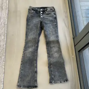  Grå Jeans från H&M