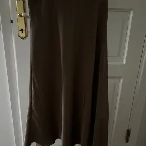 säljer denna superfina kjolen från neo noir, endast använd en gång så typ nyskick!!☺️☺️