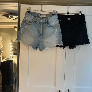 Jeansshorts - Säljer dessa två jeansshorts från NewYorker i storlek S. 90kr/st, kan diskuteras vid köp av båda. Nästan oavända och inga defekter.