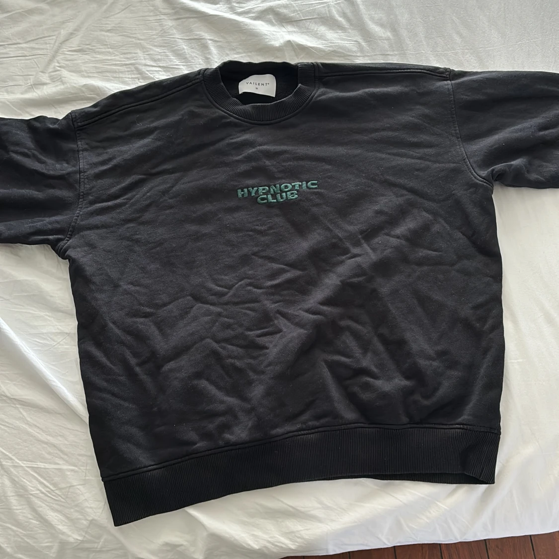 Svart tröja med tryck