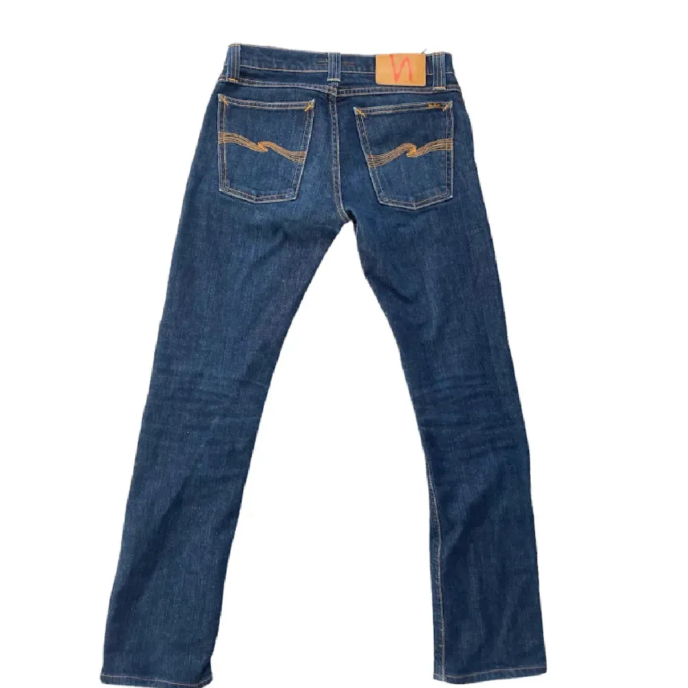 Säljer nudie jeans stel W28 L32 sitter dock mer som ca W28 L30, de är som nya och priset är inte fast.. Jeans & Byxor.