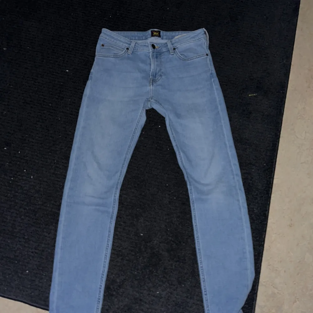 Ett par lee jeans i nyskick storlek W30 L32. Jeans & Byxor.