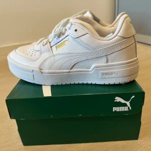 Puma pro classic shoes sneaker  - Helt nytt skick  Storlek 38 us6 Kvitto finns  Finns hämta i Stockholm eller frakt