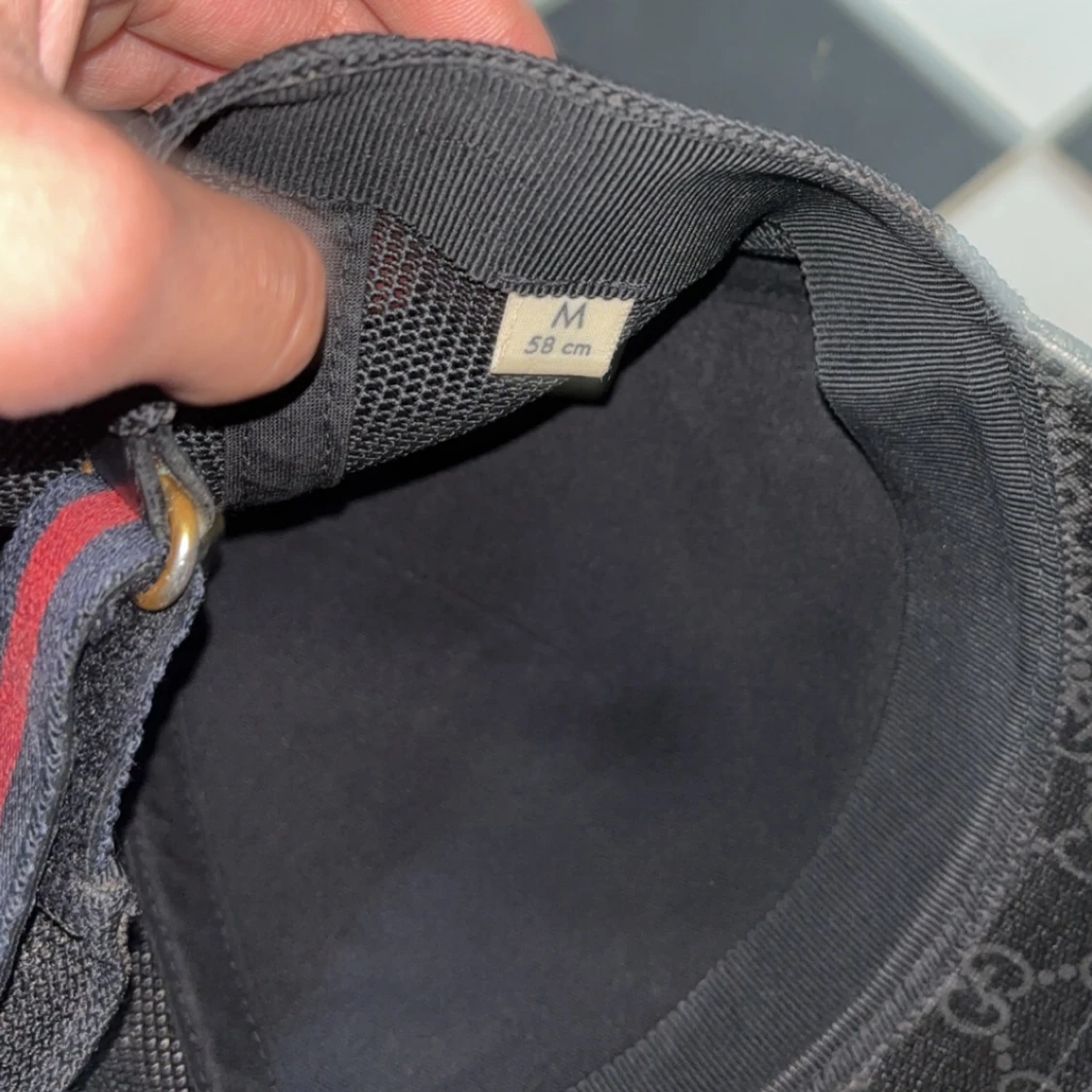 Gucci keps orm kan tänka mig och Limited edition vill inte ha den längre ej min stil  - 92