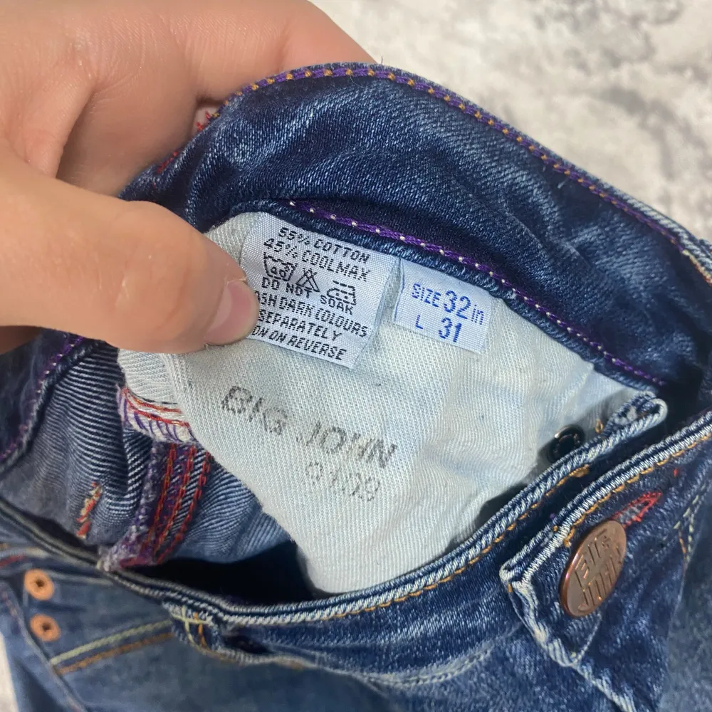 Skitttt snygga jeans älskar men dem e för stora tyvärr köpta hör p Plick pris kan alltid diskuteras ❤️❤️❤️❤️. Jeans & Byxor.