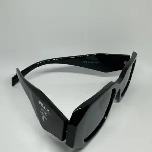 Märkes Solglasögon | Skick: 10/10 (HELT NYA) | One-size | Pris: 249kr (DISKUTERBART) | Fraktar via Postnord eller Instabox | Hör av dig vid minsta fråga eller fundering♠️