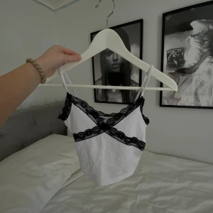 Linne ifrån newyorker  - Säljer detta jätte fina linne ifrån newyorker använd fåtal gånger och i ett jätte bra skick💓