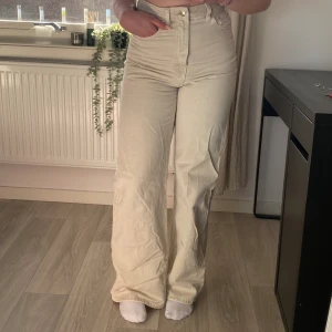 Beiga jeans - Bra skick