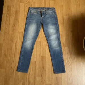 Levi’s jeans - W26/L32