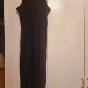 Svart klänning - Stl. S
