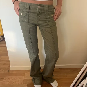 Lowaist jeans - Så snygga populära bootcut, low jeans från H&M