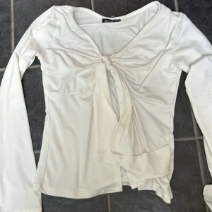 Knyt top från missay - Superfint skick, nästan aldrig använd. Vill sälja så snabbt så möjligt då jag vill köpa en större storlek 