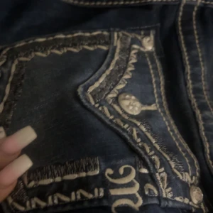 Säljer även mina miss me jeans i stolek w 27 - Jag är ungefär 170cm och dom Är lite låga på mig säljer också pga använder dom ej 