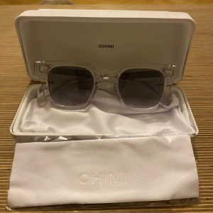 Chimi 04 - Riktigt snygga Chimis nu under sommaren. De är helt nya och oanvända. Modellen är den mest populära 04, tveka inte på att höra av er vid frågor!