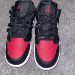 Nike Jordan - Väldigt fräscha Jordans👍🏼. Har knappt använt dem, max 2 ggr. 