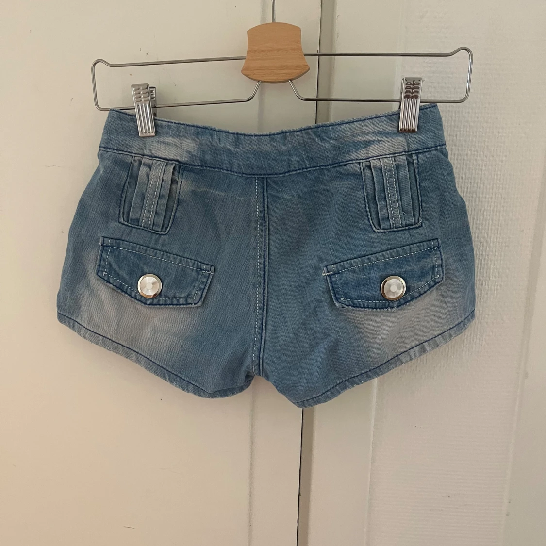 Lågmidjade jeansshorts  - 90