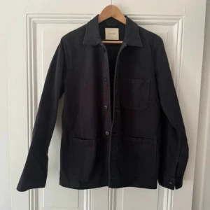 A days march overshirt - A days march overshirt i storlek M. Sparsamt använd och är i gott skick.