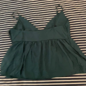 Linne - Super söt linne som inte längre används 🌺