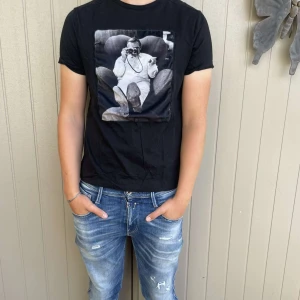 Limitato T-shirt  - säljer nu denna as feta limitato T-shirten 🌊☀️ tröjan är i storlek s och bra skick. Hör av er vid frågor eller funderingar. 