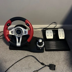 Gaming ratt  - Säljer en Gaming ratt som inte kommer till användning. Den fungerar till pc