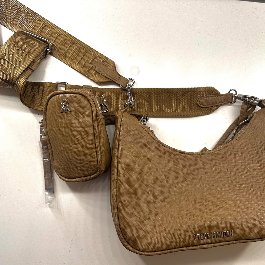 Steve madden axelremsväska 