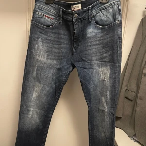 Tommy Hilfiger jeans  - Mörkblåa, använda enstaka gånger, nyskick. W34 L34